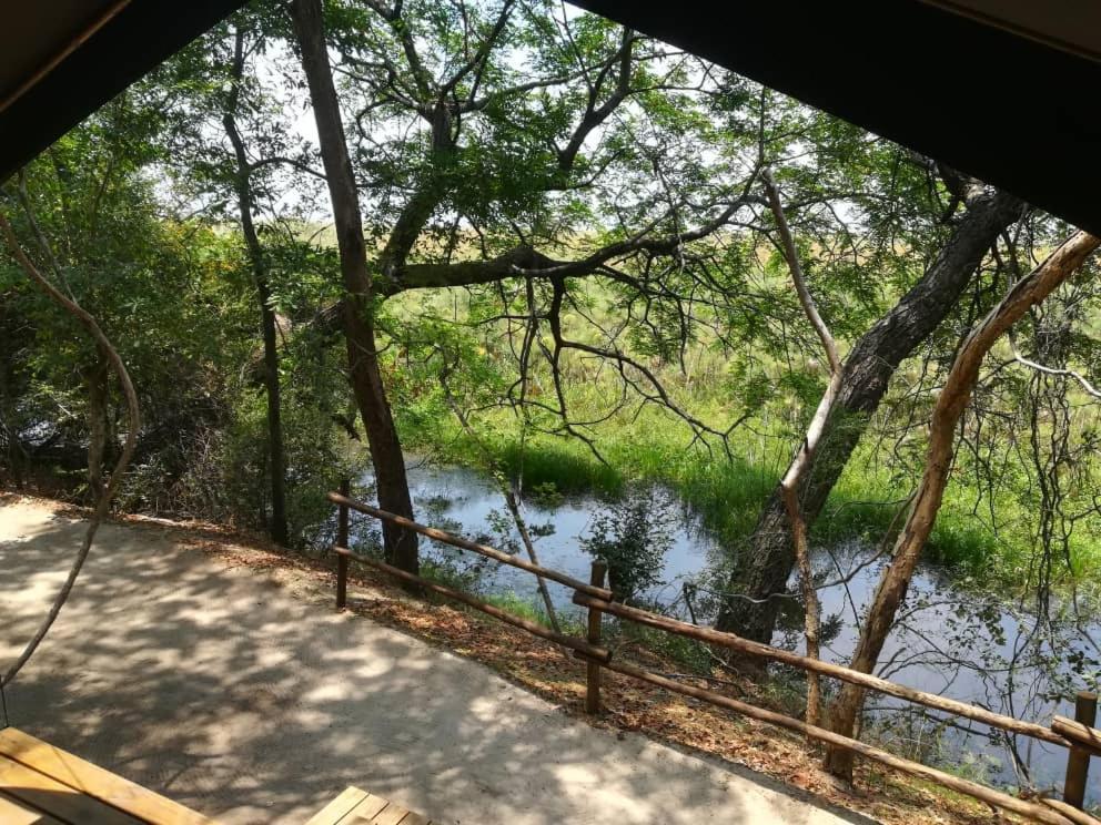 Askiesbos - Samochima Bush Camp Shakawe Dış mekan fotoğraf